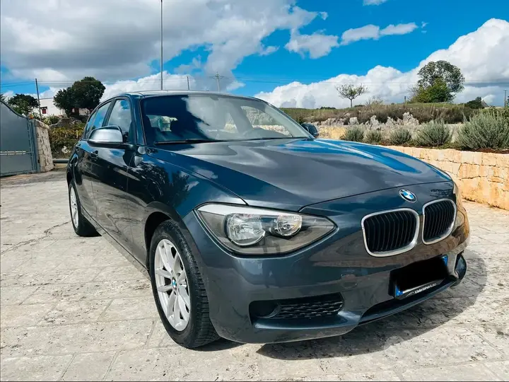 BMW 1 Series 2012 photo 2