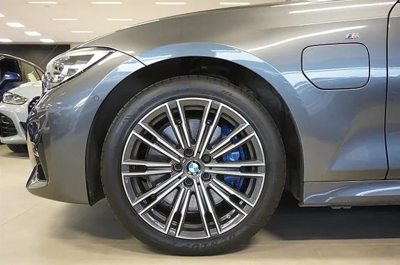 BMW 330E 2021 photo 3