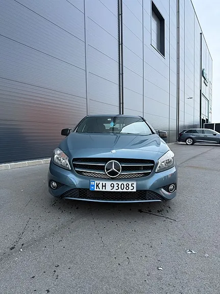 Mercedes-Benz A180 2013 photo 2