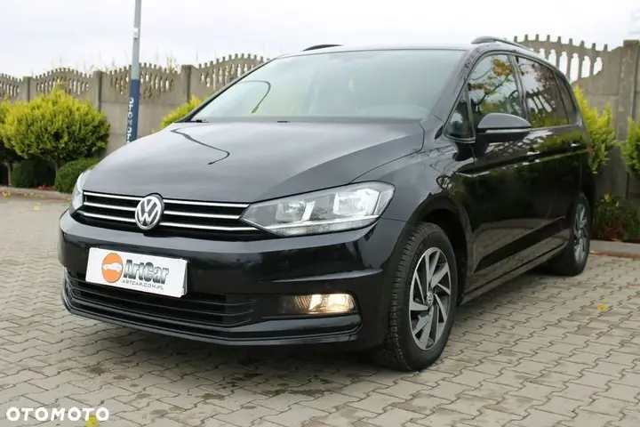 Volkswagen Touran 2018 photo 2