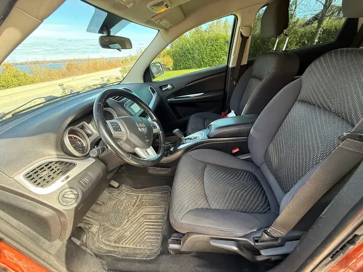 Dodge Journey 2012 photo 3