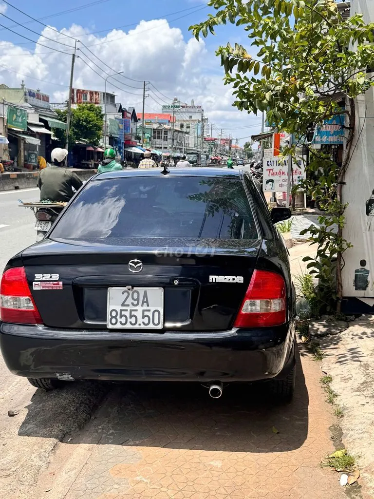 Mazda 323