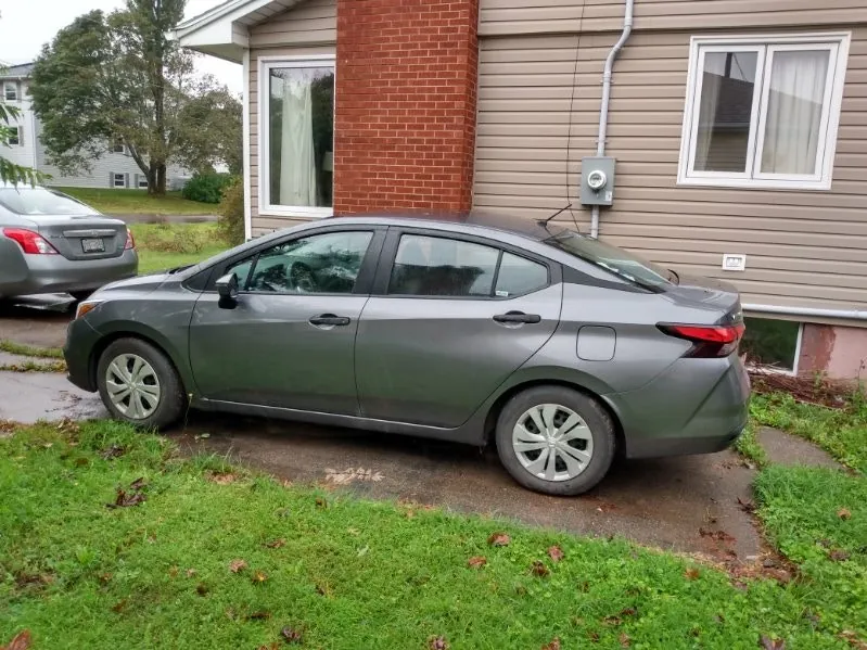 Nissan Versa 2021 photo 2