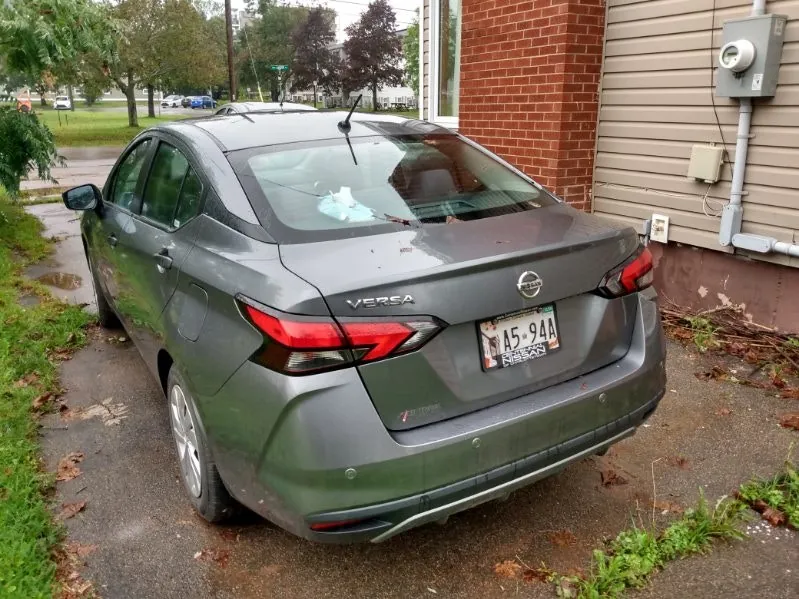 Nissan Versa 2021 photo 3