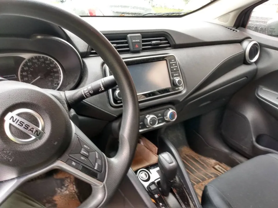 Nissan Versa 2021 photo 4