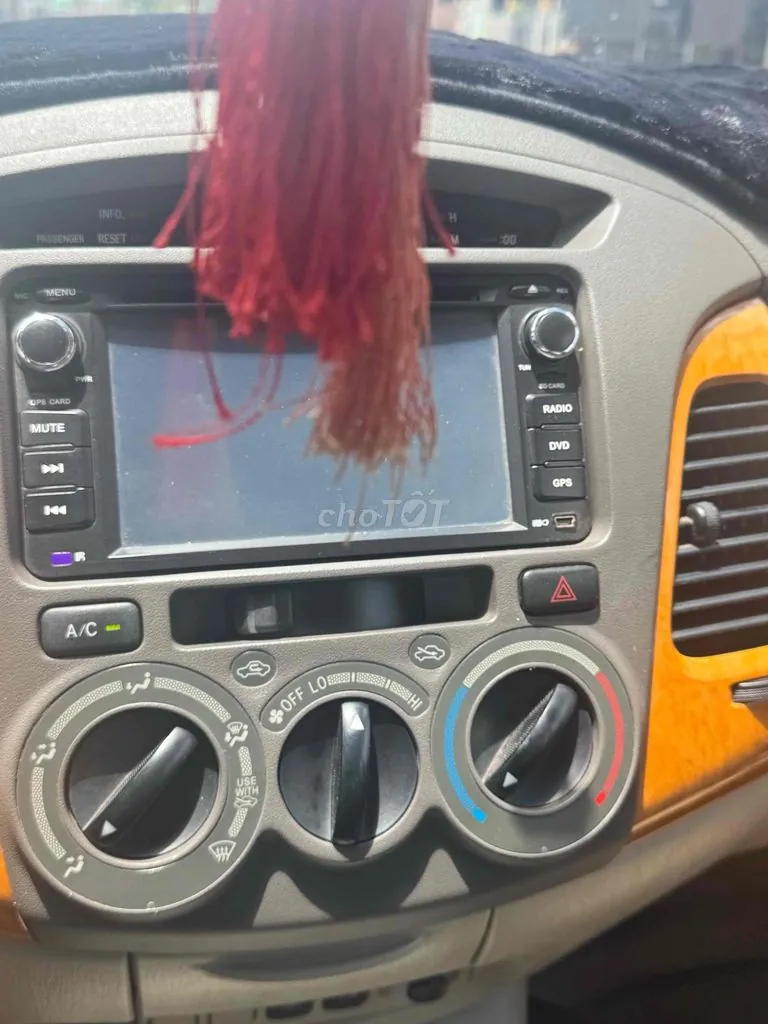 Toyota Innova 2010 photo 4