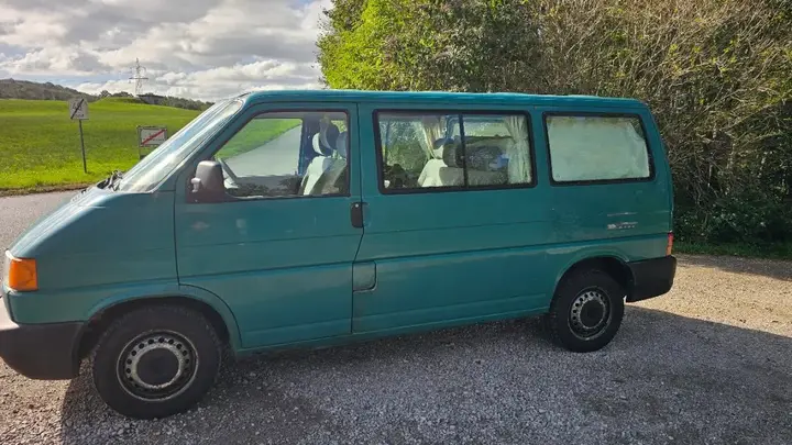 Volkswagen T4 1998 photo 2