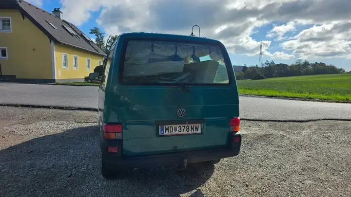 Volkswagen T4 1998 photo 3