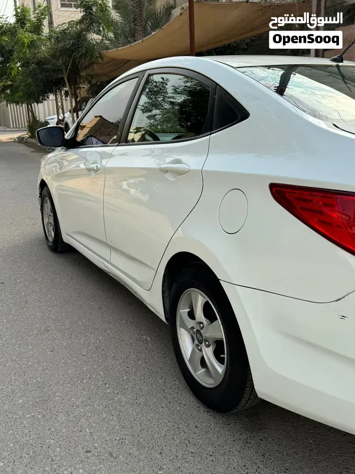 Hyundai Accent 2015 photo 3