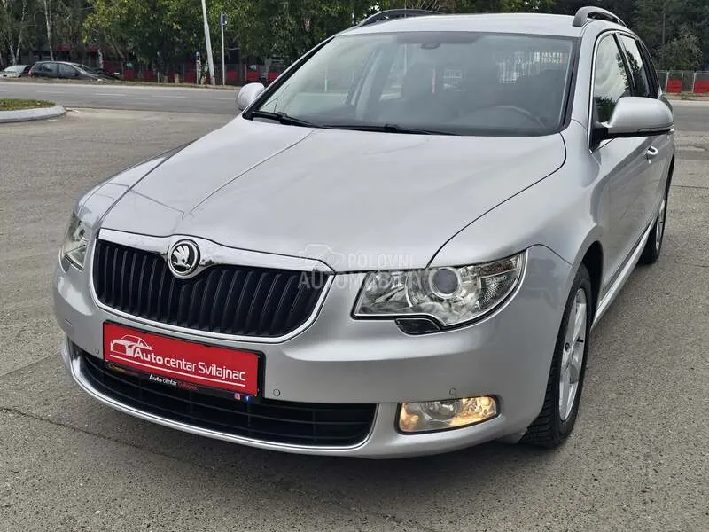 Skoda Superb 2011 photo 2