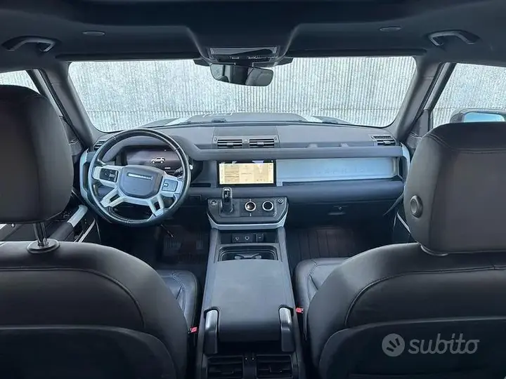 Land Rover Defender 2023 photo 3