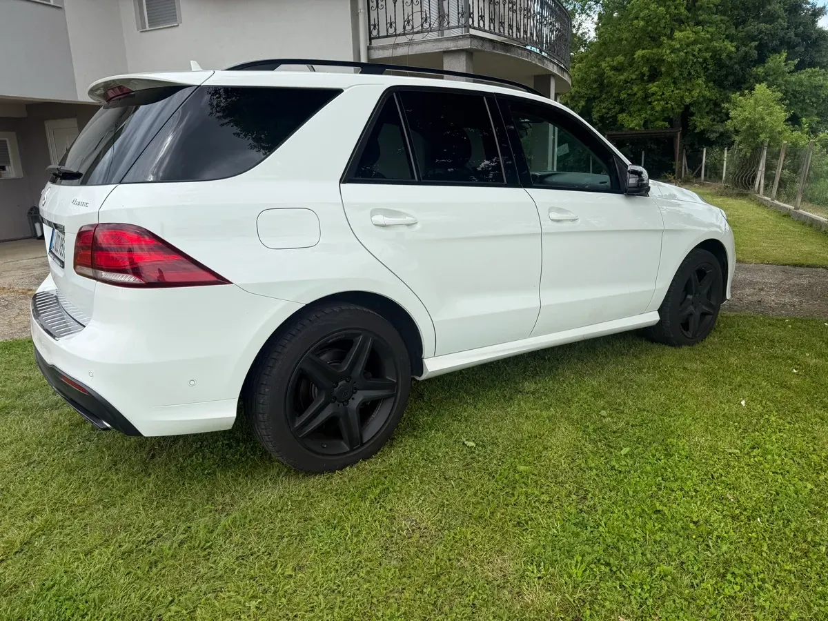 Mercedes-Benz Gle-Class 2017 photo 3