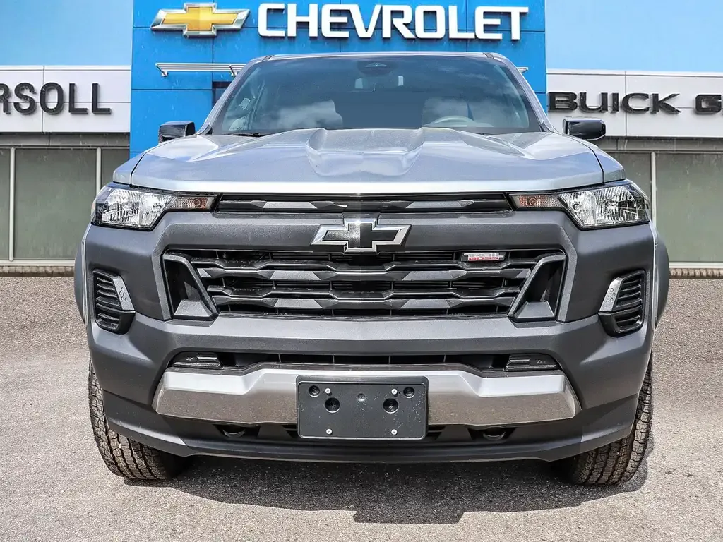 Chevrolet Colorado 2026 photo 2