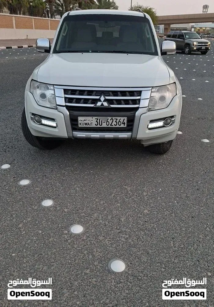 Mitsubishi Pajero 2015 photo 2