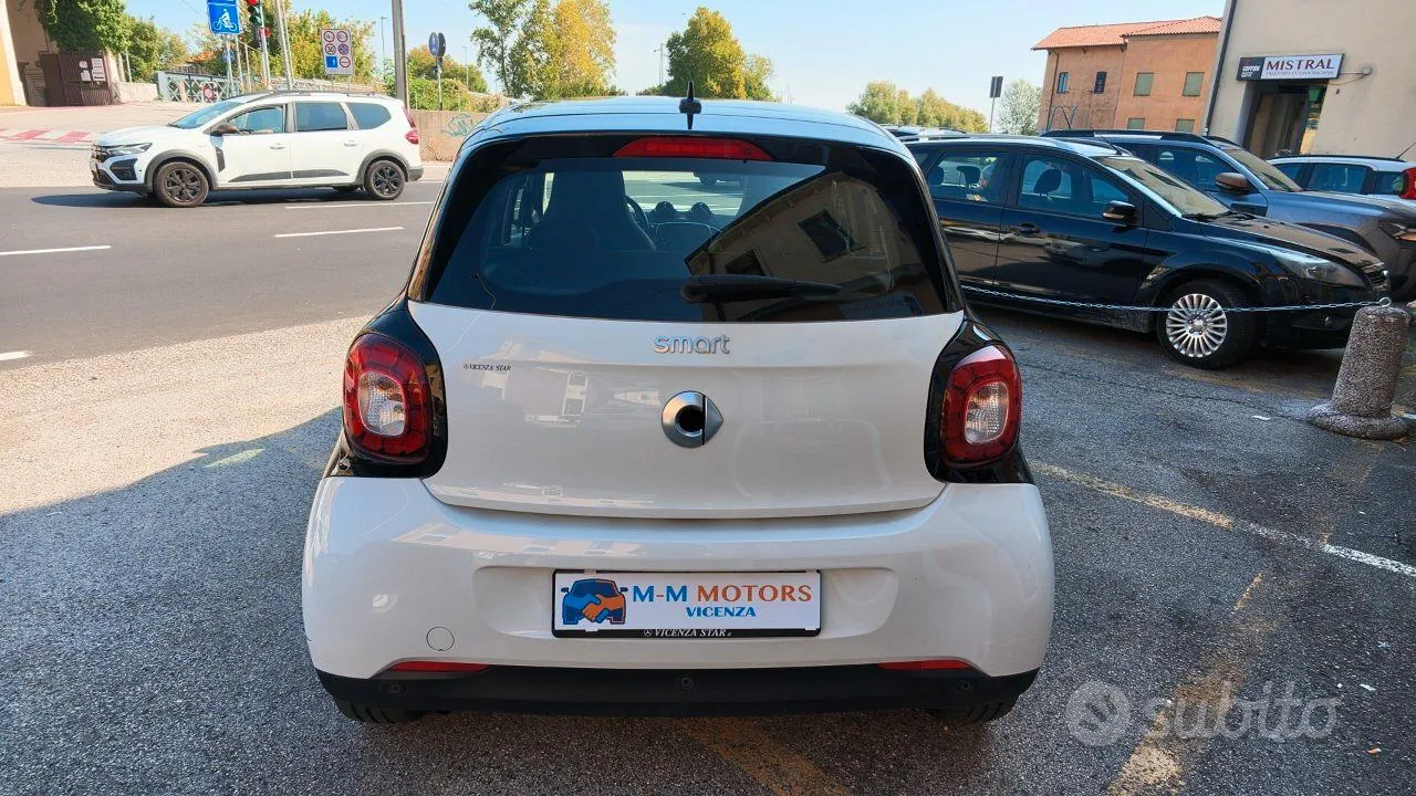 Smart Forfour 2017 photo 5