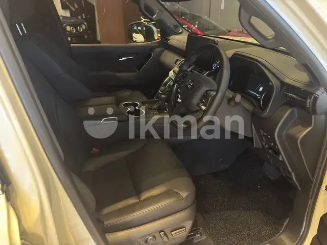 Toyota Land Cruiser Sahara 2024 photo 5