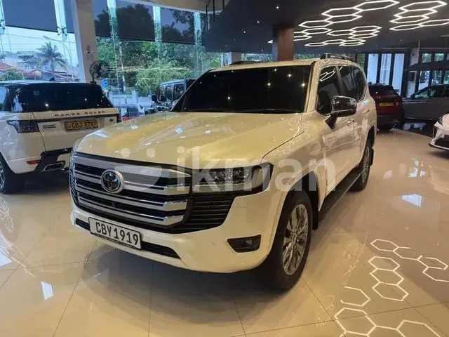Toyota Land Cruiser Sahara 2024 photo 2