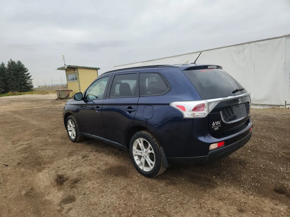 Mitsubishi Outlander 2014 photo 2