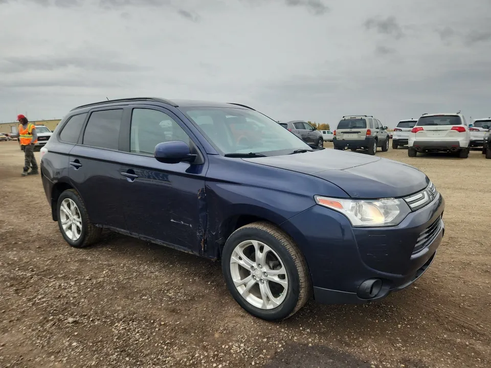 Mitsubishi Outlander 2014 photo 4