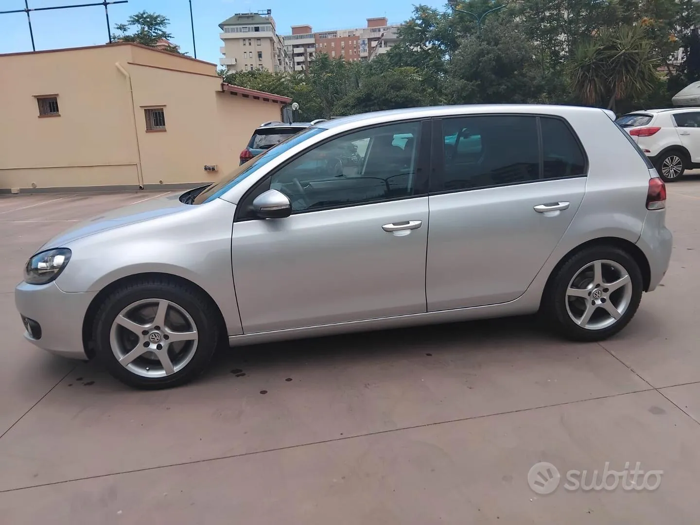 Volkswagen Golf 2010 photo 4