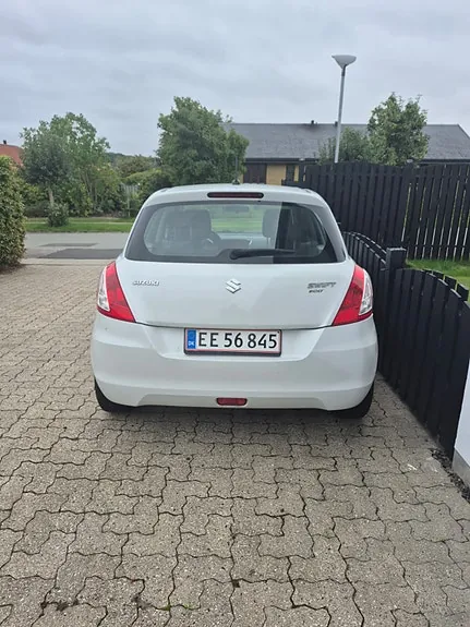 Suzuki Swift 2011 photo 5
