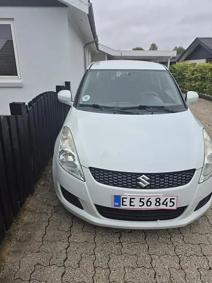 Suzuki Swift 2011 photo 2