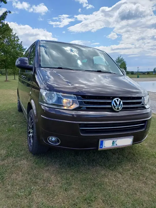 Volkswagen Multivan 2010 photo 2