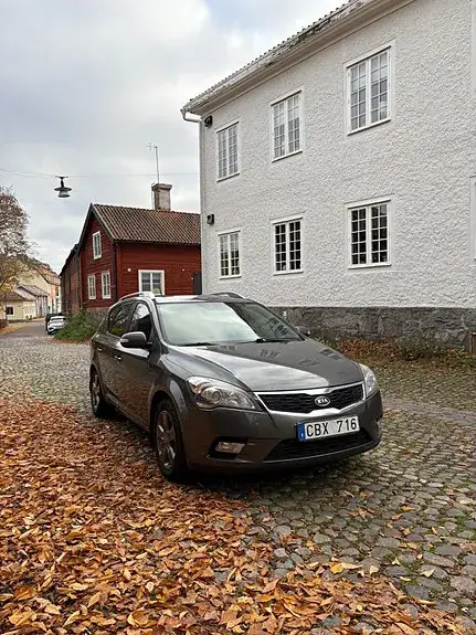 Kia Ceed 2010 photo 3
