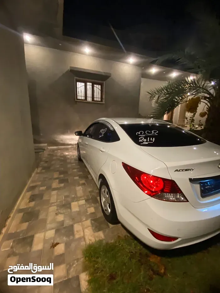 Hyundai Accent 2014 photo 4