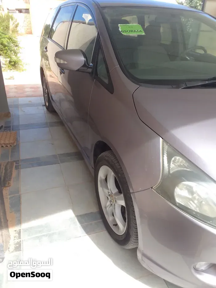 Mitsubishi Grandis 2008 photo 4