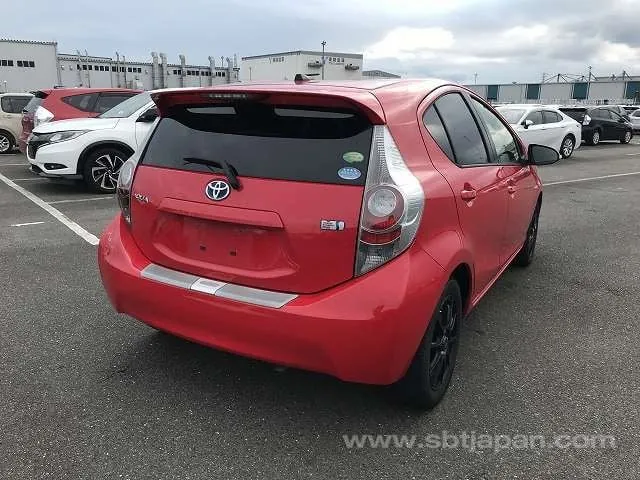 Toyota Aqua 2012 photo 4