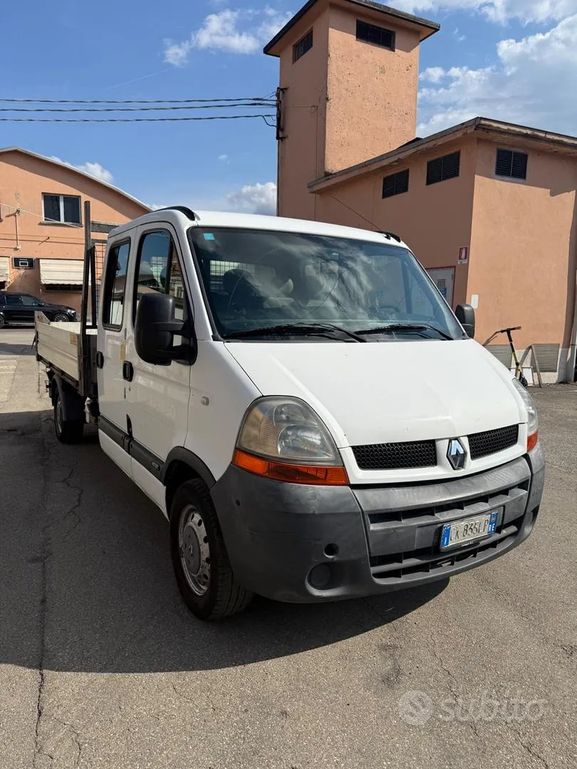 Renault Master 2004 photo 2