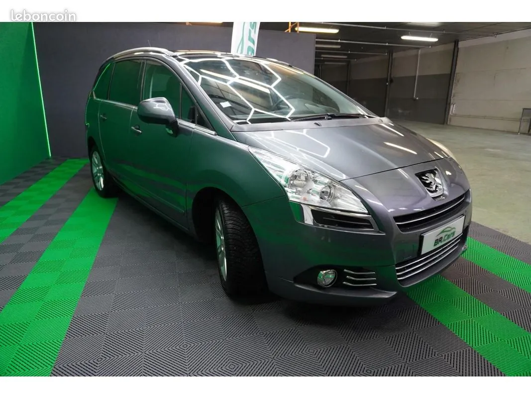 Peugeot 5008 2011 photo 3