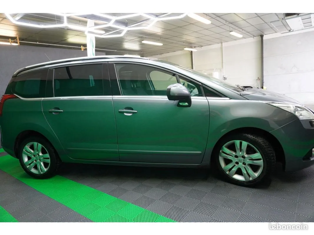 Peugeot 5008 2011 photo 4