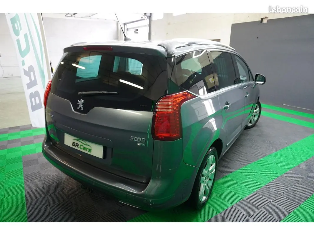 Peugeot 5008 2011 photo 5