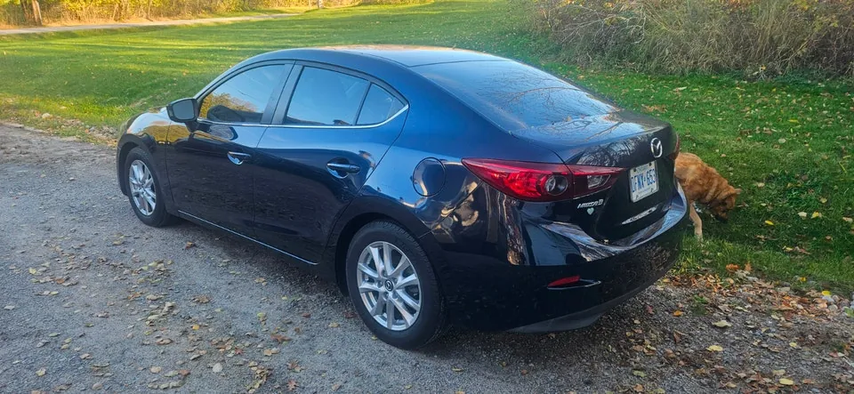 Mazda 3 2016 photo 2