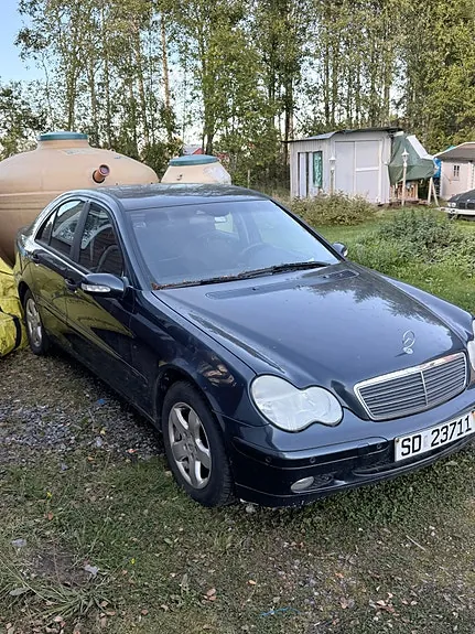 Mercedes-Benz C200 D 2003 photo 2