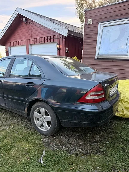 Mercedes-Benz C200 D 2003 photo 4