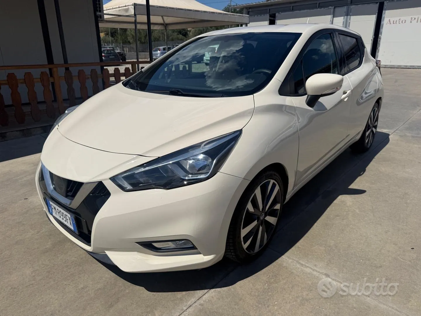 Nissan Micra 2017 photo 2