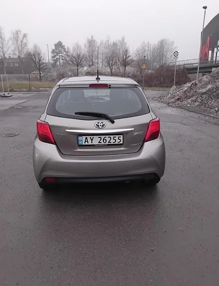 Toyota Yaris 2015 photo 5
