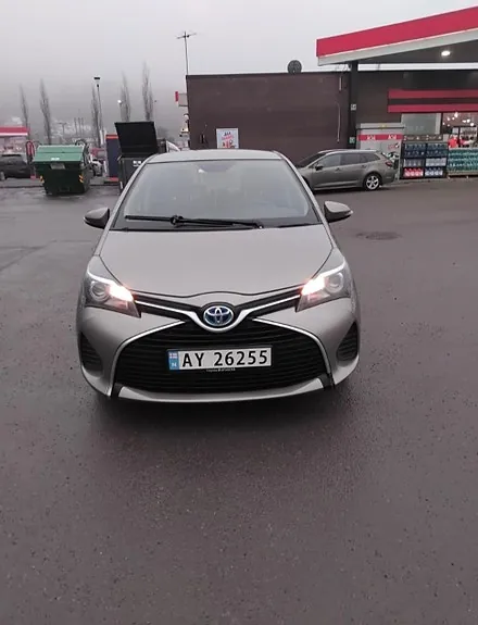 Toyota Yaris 2015 photo 3