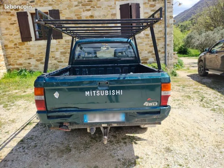 Mitsubishi L200 1996 photo 2