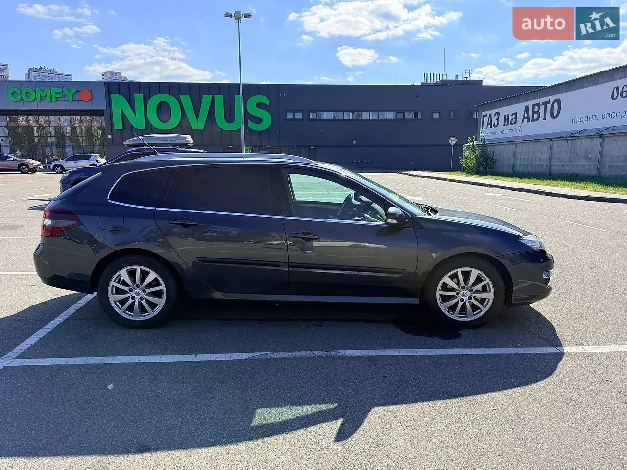Renault Laguna 2012 photo 2
