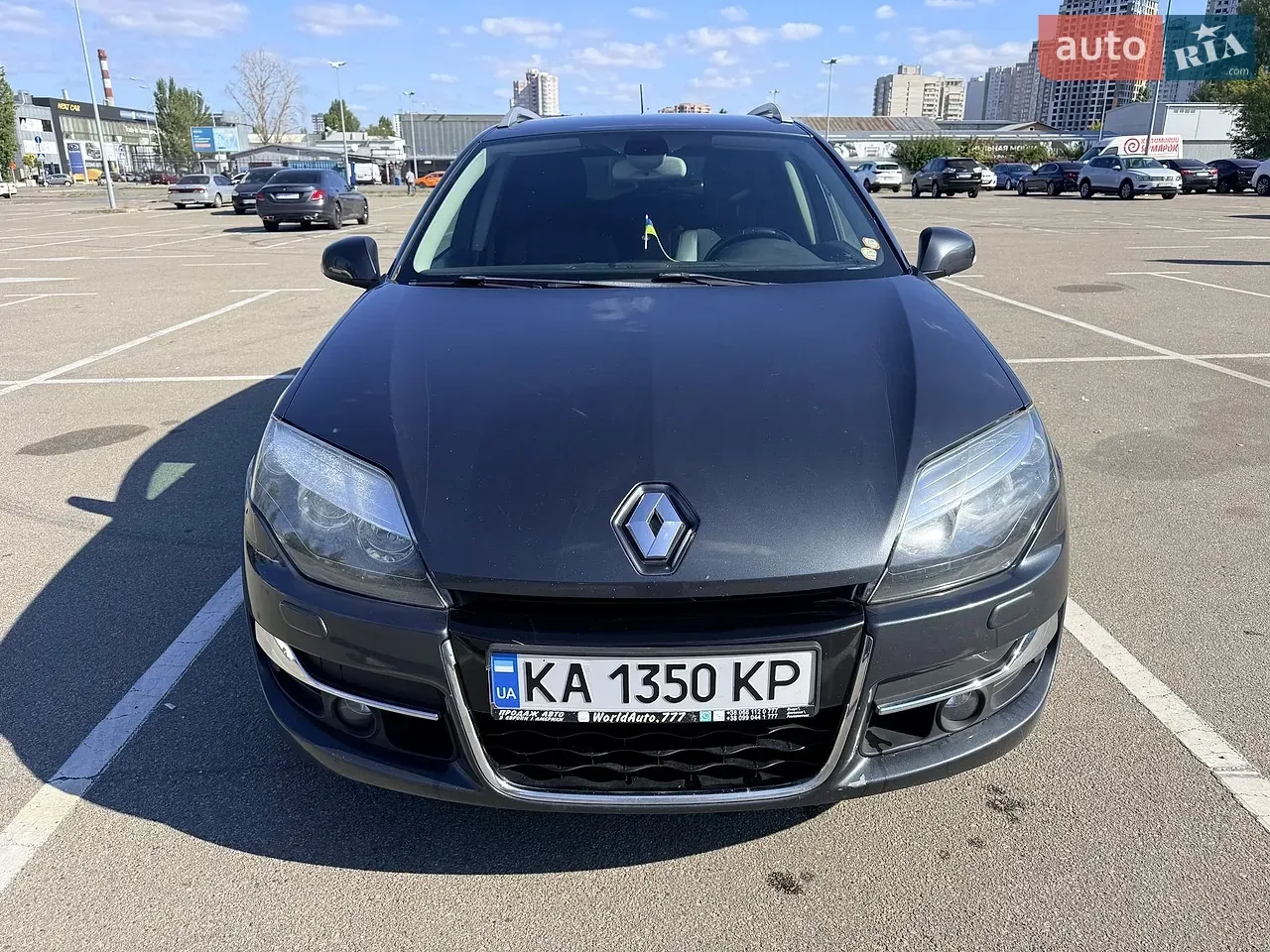 Renault Laguna 2012 photo 5