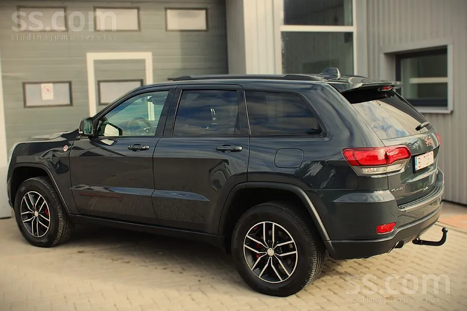 Jeep Grand Cherokee 2019 photo 2