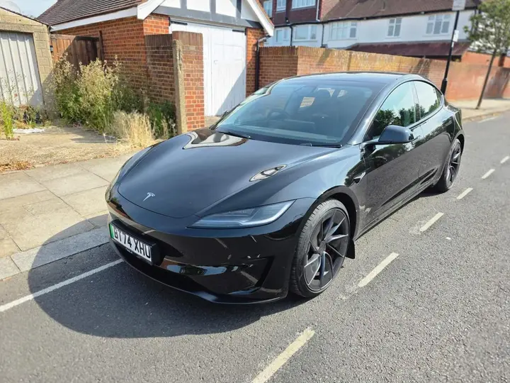 Tesla Model 3 2024 photo 4
