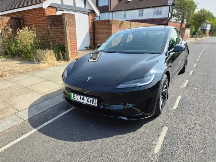 Tesla Model 3 2024 photo 3