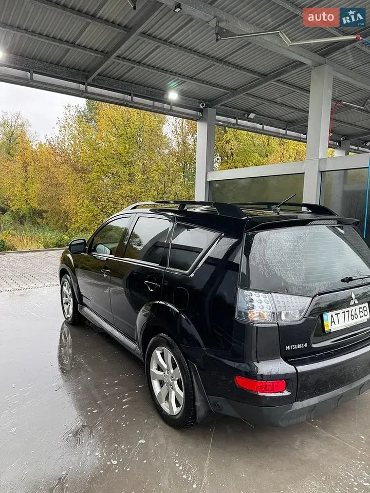 Mitsubishi Outlander 2011 photo 4