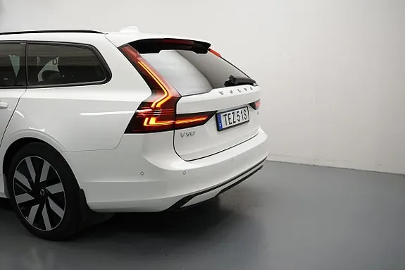 Volvo V90 2025 photo 3