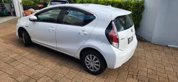 Toyota Aqua 2015 photo 4
